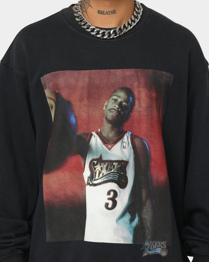Mitchell & Ness Philadelphia 76ers Allen Iverson Photo Bomb Crewneck Faded Black
