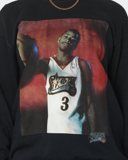 Mitchell & Ness Philadelphia 76ers Allen Iverson Photo Bomb Crewneck Faded Black