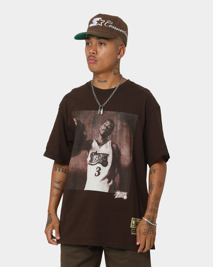 Mitchell & Ness Philadelphia 76ers Allen Iverson Photo T-Shirt Baroque Brown