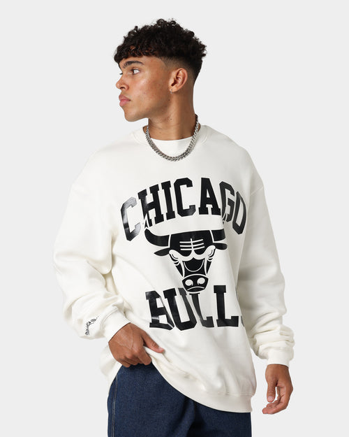 Mitchell & Ness Chicago Bulls Metal Works Crewneck Vintage White