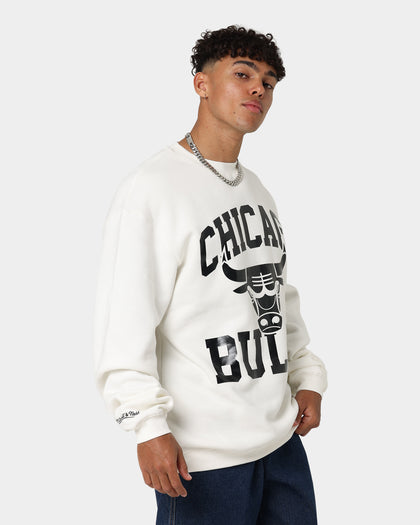 Mitchell & Ness Chicago Bulls Metal Works Crewneck Vintage White