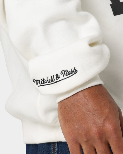 Mitchell & Ness Chicago Bulls Metal Works Crewneck Vintage White