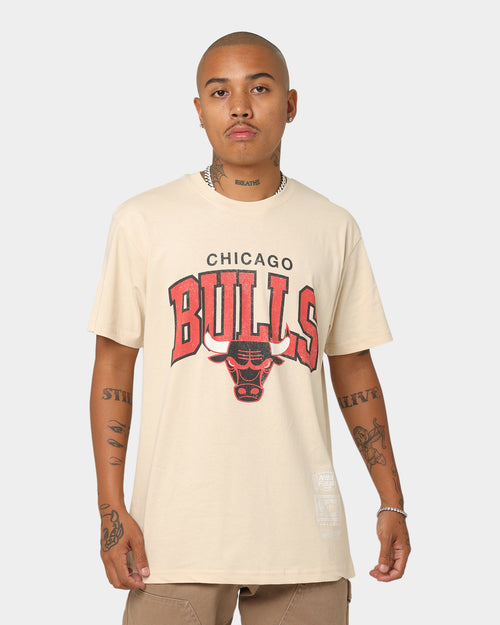 Mitchell & Ness Chicago Bulls Vintage Arch T-Shirt Sand Dollar Beige