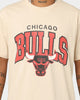 Mitchell & Ness Chicago Bulls Vintage Arch T-Shirt Sand Dollar Beige