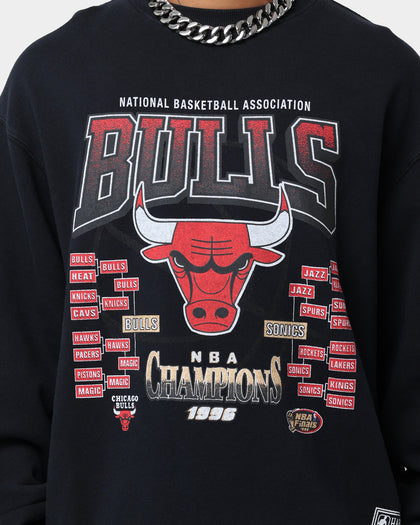 Mitchell & Ness Chicago Bulls Road to Victory Crewneck Faded Black