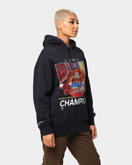 Mitchell & Ness Women's Chicago Bulls Versus Los Angeles Lakers Vintage Hoodie Faded Black