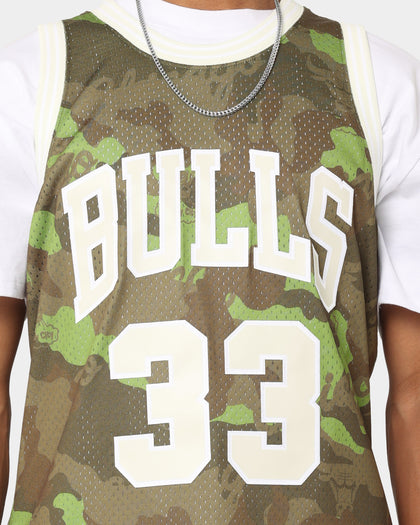 Mitchell & Ness Chicago Bulls '97-'98 Camo Swing Jersey Green Camo