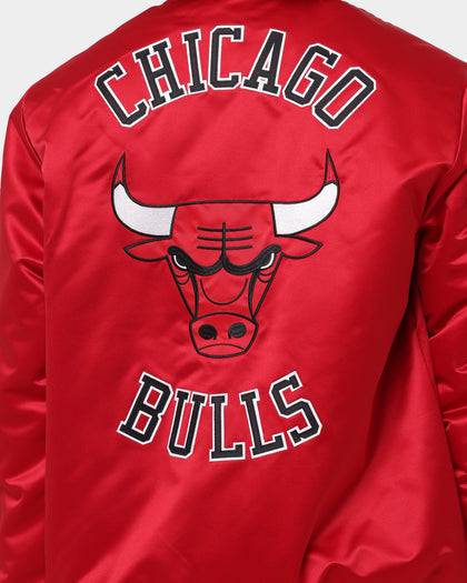 Mitchell & Ness Chicago Bulls Heavyweight Satin Jacket Scarlet