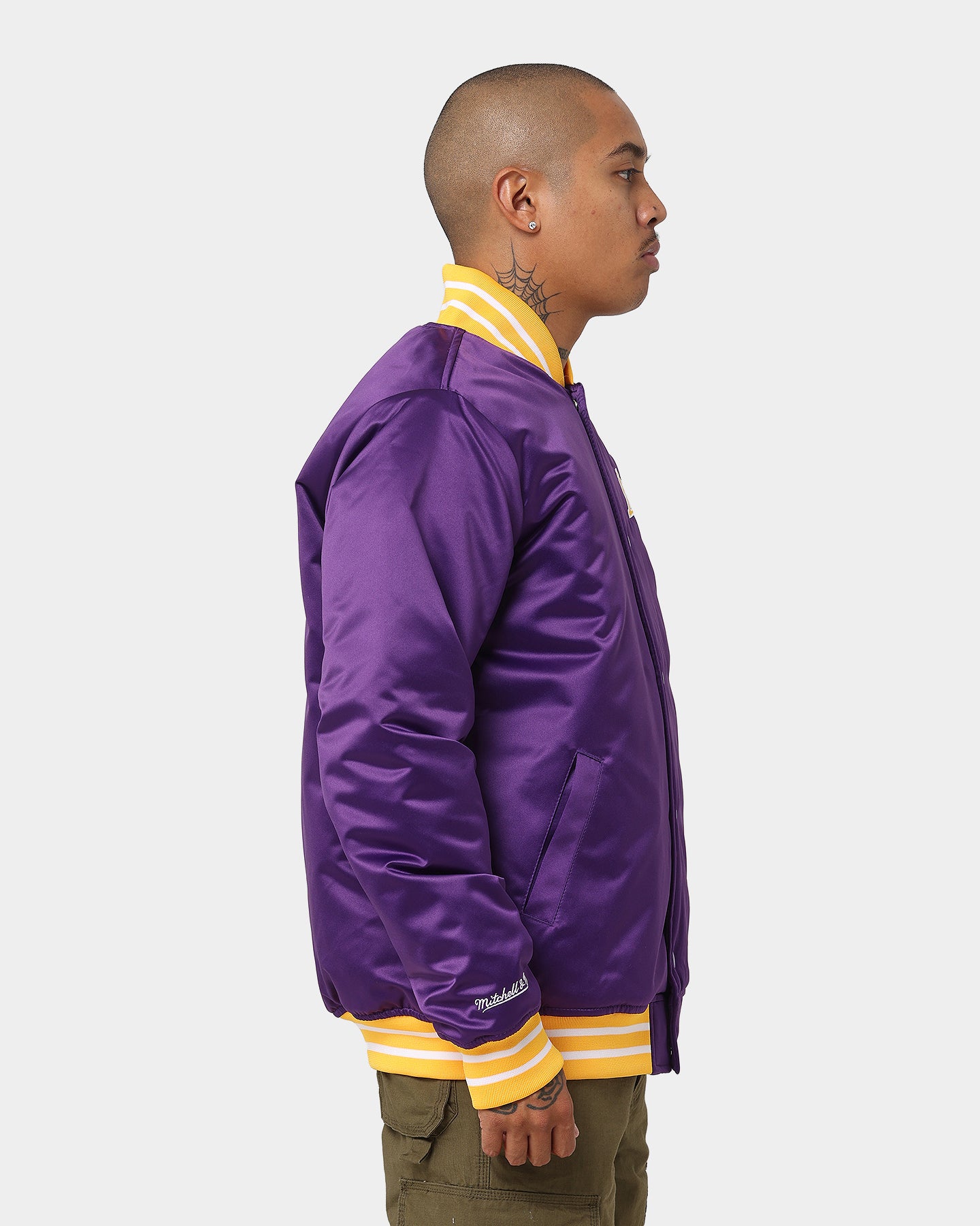 Mitchell & Ness ★ LAジャケット【新品】タグ付き (L) LA Lakers Men's Mitchell & Ness Black Satin Pullover - The Locker
