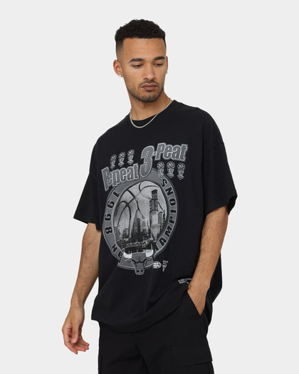 Mitchell & Ness Chicago Bulls Repeat 3-Peat T-Shirt Faded Black