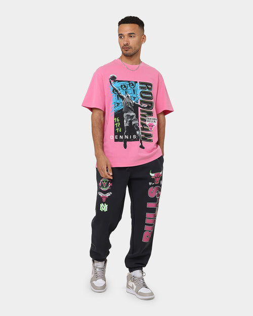 Mitchell & Ness Dennis Rodman Chicago Bulls Player Vibes T-Shirt Neon Pink