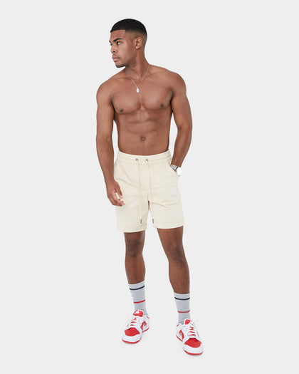 Carre Volle Walk Short Stone