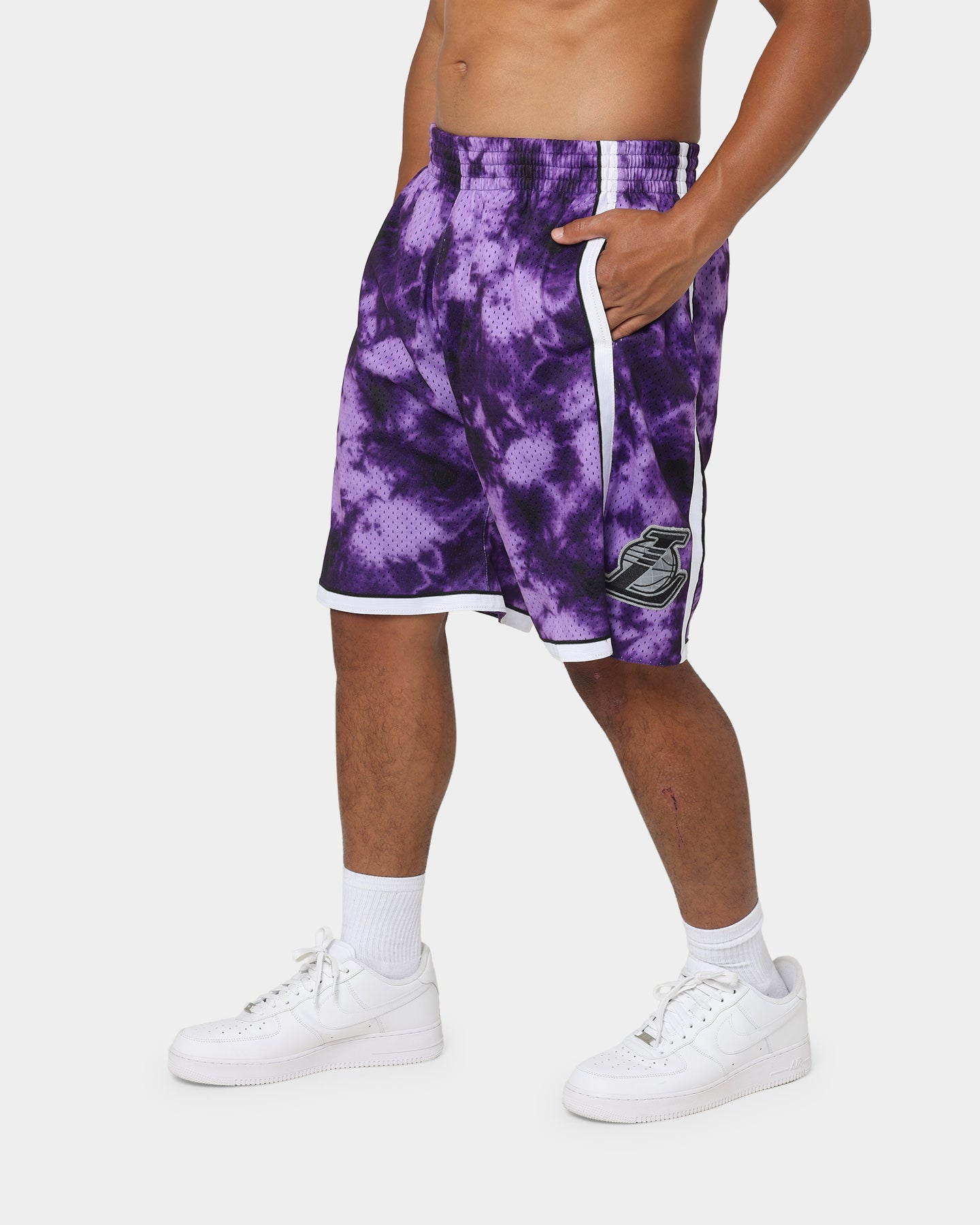 mitchell and ness swingman shorts lakers