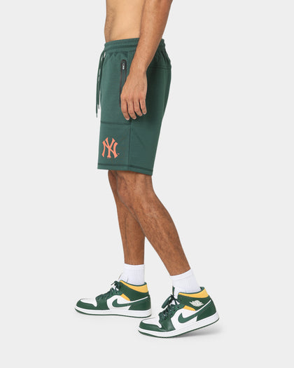 Majestic Athletic New York Yankees Champlain Shorts Dark Cinder