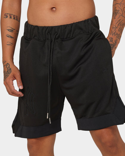 New Era New York Yankees Black On Black Shorts Black