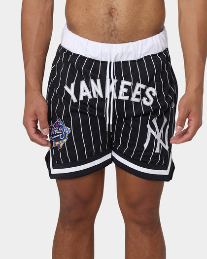 New Era New York Yankees Pinstripe Script Shorts Pinstripe