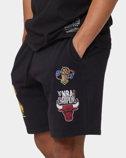 Mitchell & Ness Chicago Bulls 5 Times Champs Fleece Shorts Faded Black