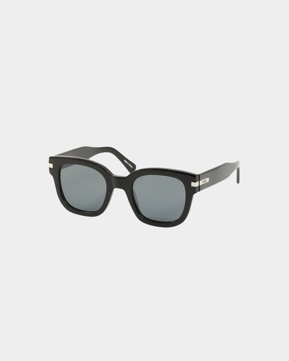 NUQE Magari Sunglasses Black/Silver