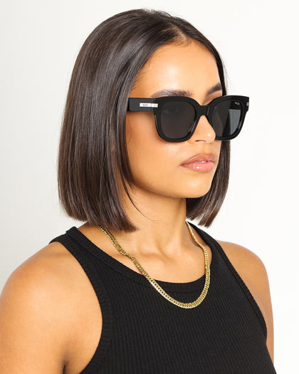NUQE Magari Sunglasses Black/Silver