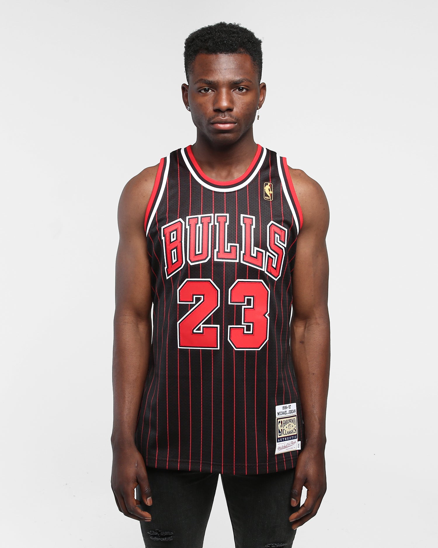 Mitchell & Ness Chicago Bulls Michael Jordan #23 '96-97 Authentic