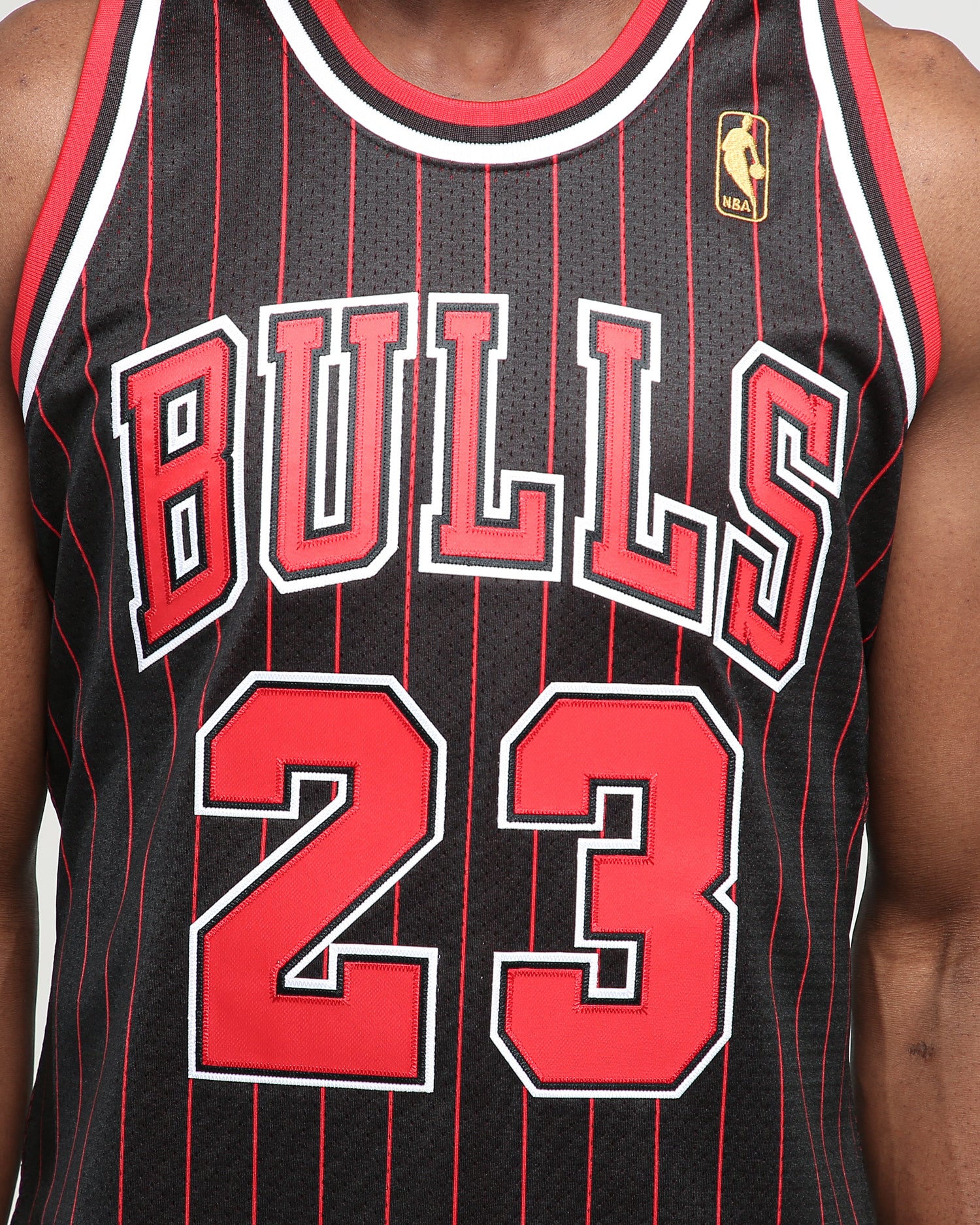 Mitchell & Ness Chicago Bulls Michael Jordan #23 '96-97 Authentic