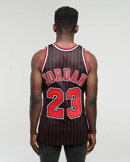 Mitchell & Ness Chicago Bulls Michael Jordan #23 '96-97 Authentic NBA Jersey Black