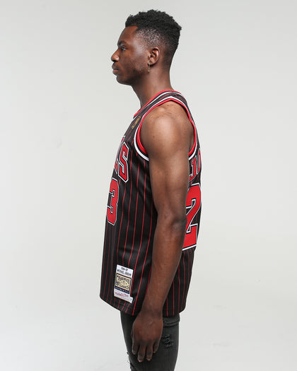 Mitchell & Ness Chicago Bulls Michael Jordan #23 '96-97 Authentic NBA Jersey Black