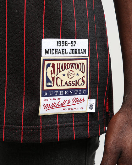 Mitchell & Ness Chicago Bulls Michael Jordan #23 '96-97 Authentic NBA Jersey Black