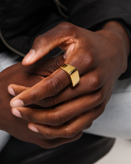 Saint Morta Signet Ring Gold