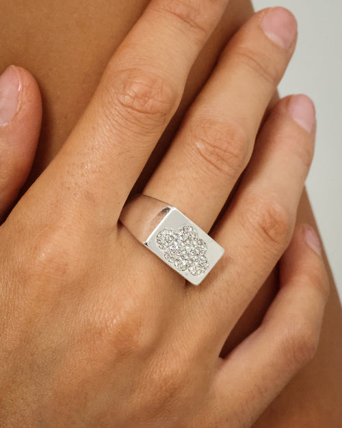 Wild For The Weekend Cloud Crystal Signet Ring (Large) Silver