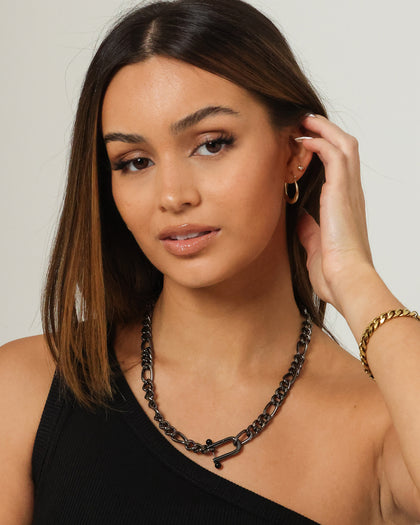Wild For The Weekend Pearl Clasp Necklace Gunmetal