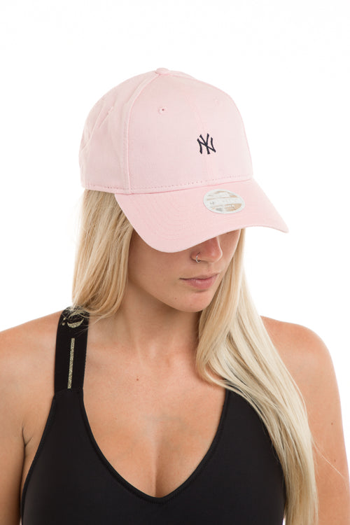 New Era Women's New York Yankees 9FORTY Strapback Washed Quartz