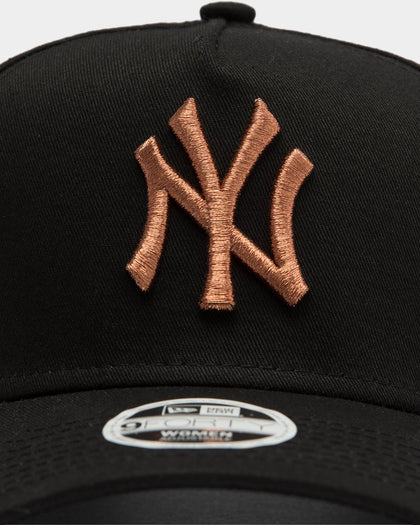 New Era Women's New York Yankees 9FORTY A-Frame Strapback Black/Rose Gold
