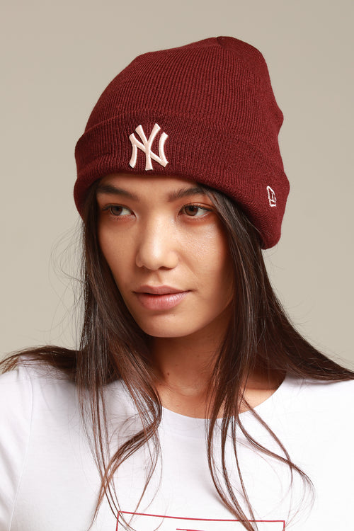 New Era Women's New York Yankees 6Dart Cuff Knit Maroon