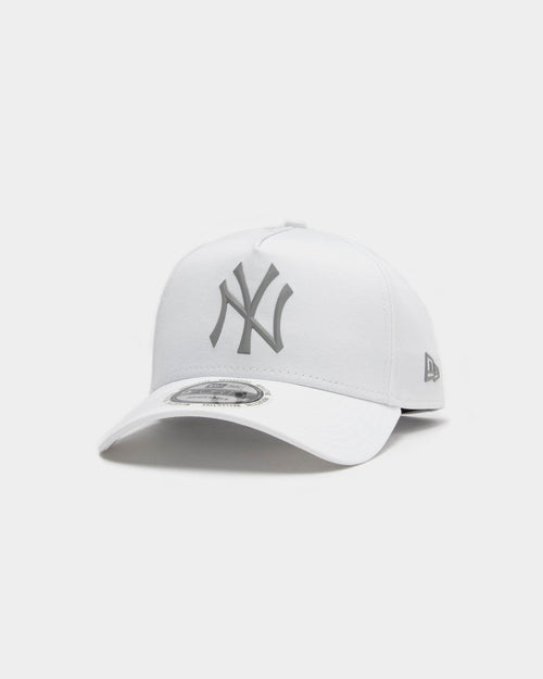 New Era New York Yankees 'Reflective Logo' 9FORTY A-Frame Snapback White/3M