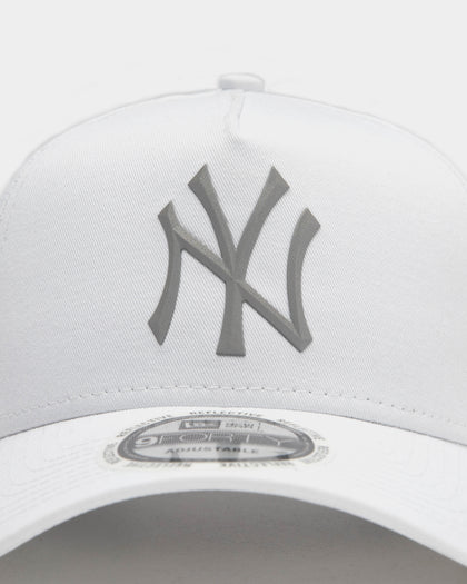 New Era New York Yankees 'Reflective Logo' 9FORTY A-Frame Snapback White/3M