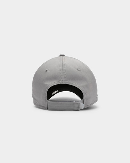 New Era Women's New York Yankees 9FORTY GLD HT Strapback Grey