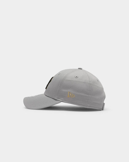 New Era Women's New York Yankees 9FORTY GLD HT Strapback Grey