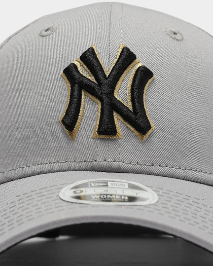 New Era Women's New York Yankees 9FORTY GLD HT Strapback Grey