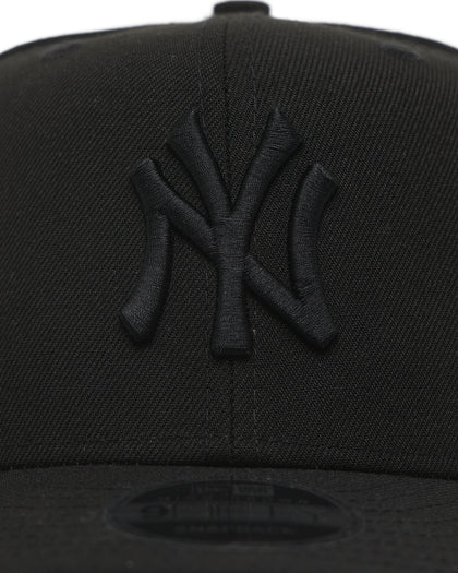 New Era New York Yankees 9FIFTY High Crown Pre-Curved Snapback Black/Black