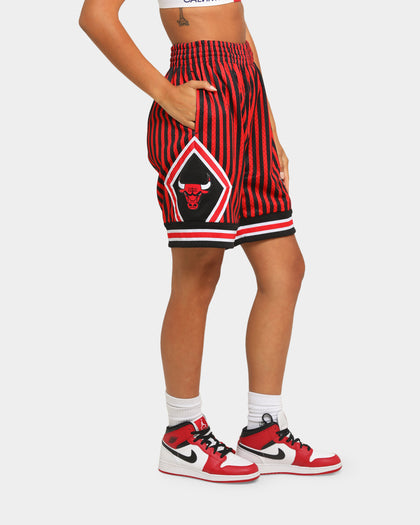 Mitchell & Ness Men's Chicago Bulls 1997 Striped SM Short Black/Red