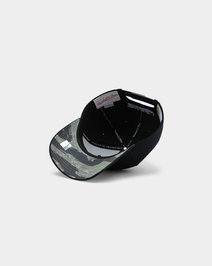 Mitchell & Ness Los Angeles Lakers Tiger Camo Pro Crown Snapback Black