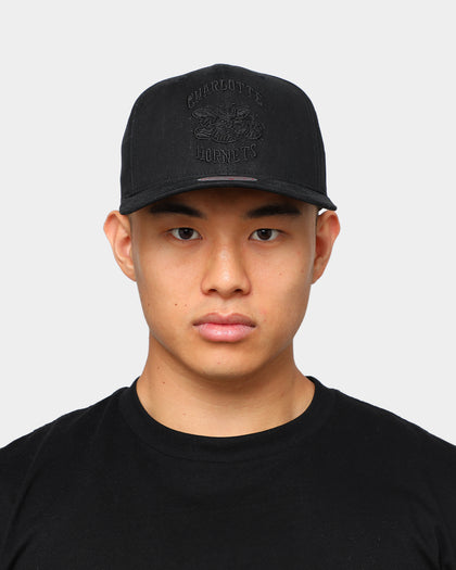 Mitchell & Ness Charlotte Hornets Push Pass Pro Crown Snapback Black