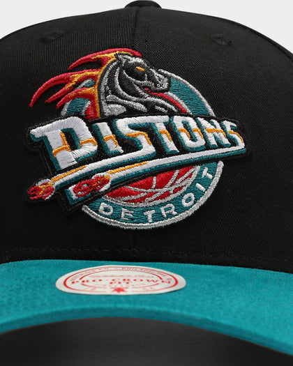 Mitchell & Ness Detroit Pistons Chin It Pro Crown Snapback Black