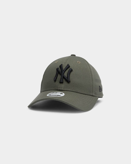 New Era Women's New York Yankees 9FORTY Strapback Olive/Black