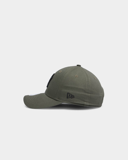 New Era Women's New York Yankees 9FORTY Strapback Olive/Black