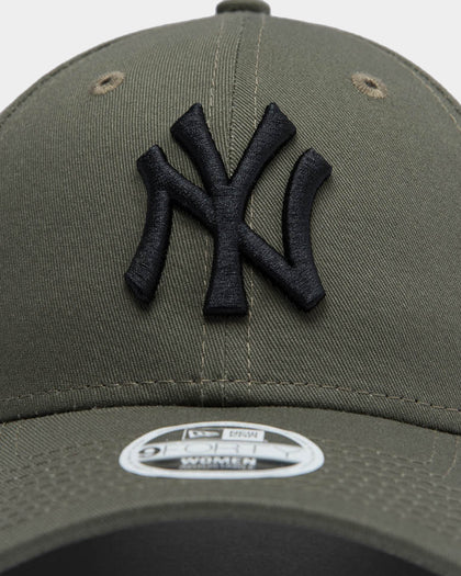 New Era Women's New York Yankees 9FORTY Strapback Olive/Black