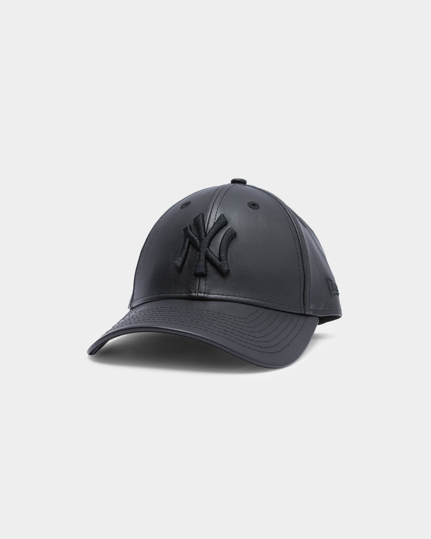 New Era Women's New York Yankees PU Leather 9FORTY MLB Strapback