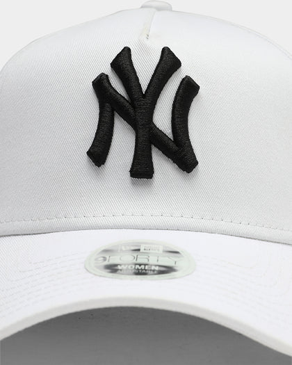 New Era Women's New York Yankees 9FORTY A-Frame Snapback White/Black