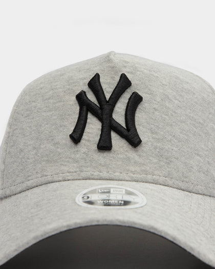 New Era Women's New York Yankees 9FORTY A-Frame Snapback Heather Grey/Black